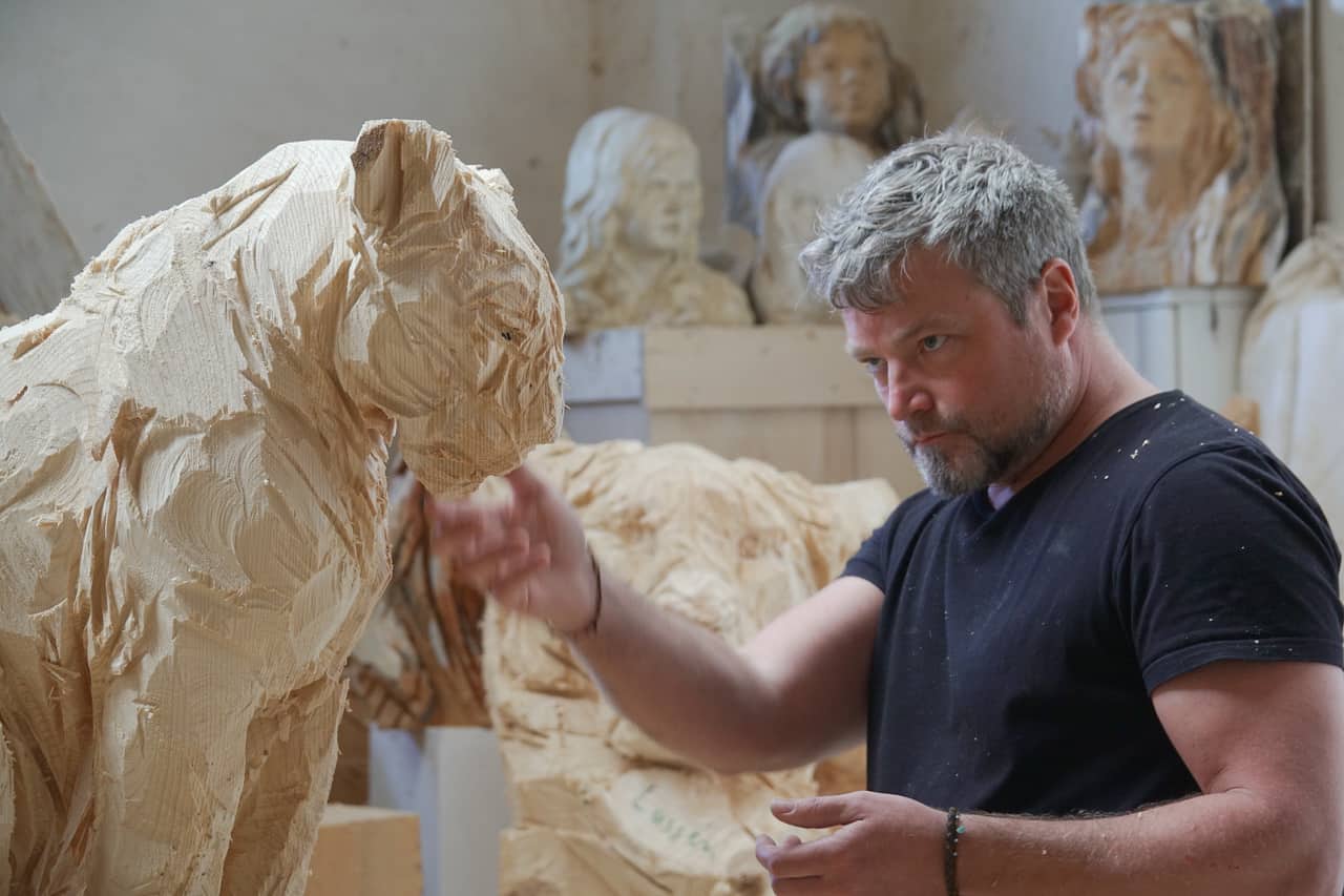 Jürgen LINGL Sculpteur sur bois Galerie Platini Annecy Lyon