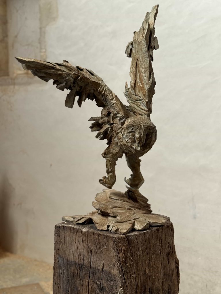 L’œuvre du sculpteur Jürgen Lingl se distingue par ses sculptures animalières en bronze et en bois, qui sont à la fois impressionnantes et majestueuses. L’artiste démontre une grande dextérité et maîtrise parfaitement sa technique.