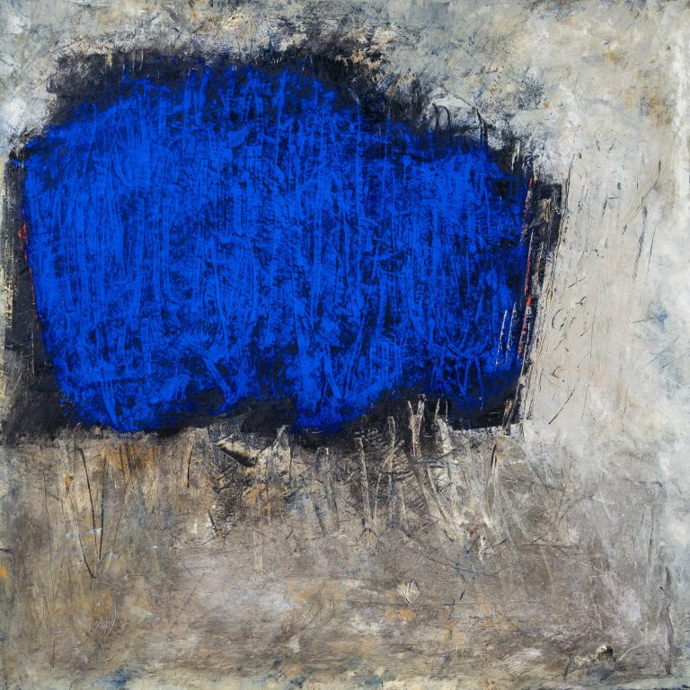 Œuvre de l’artiste pamphyle, caractérisée par un bleu éclatant et des contrastes élégants.